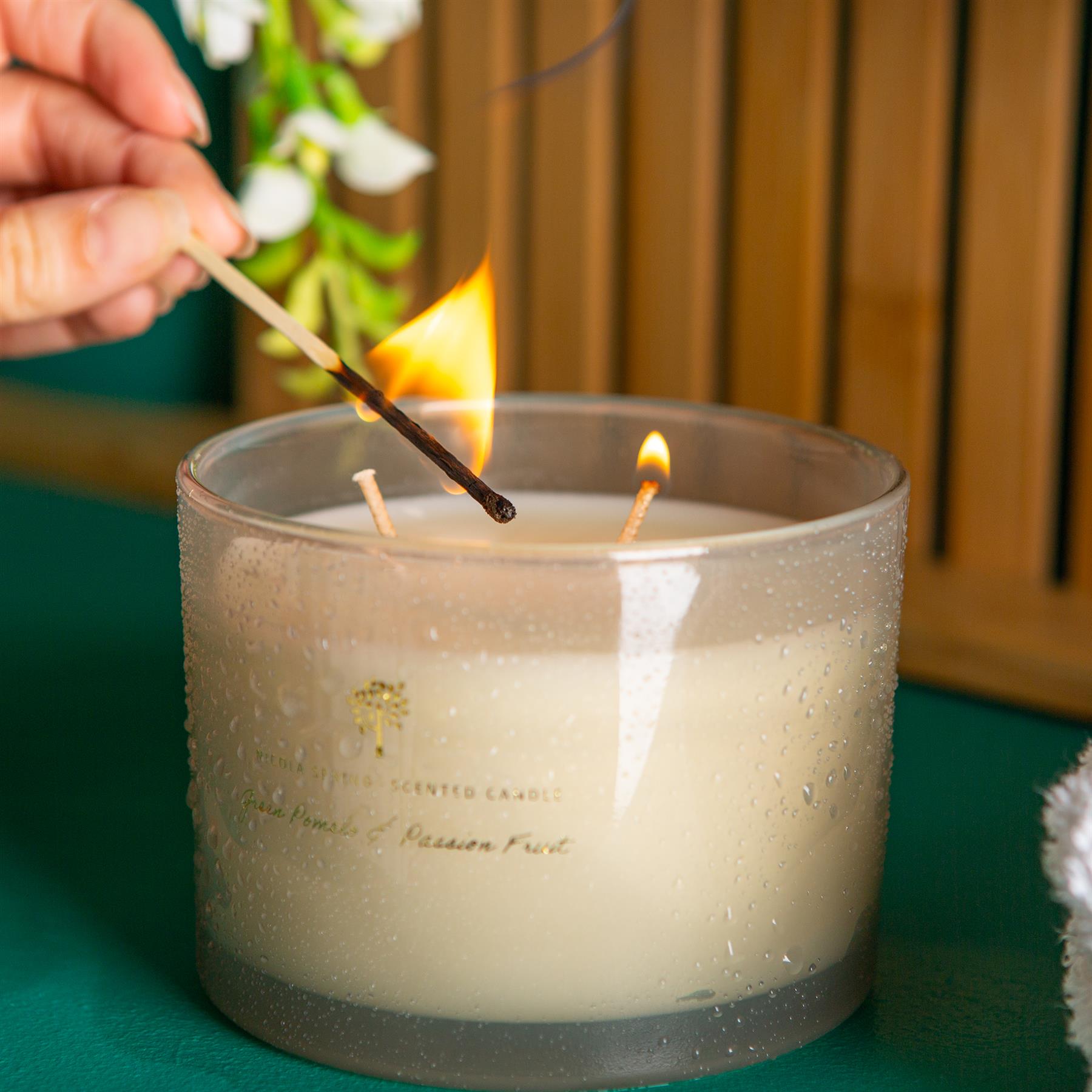 350g Double Wick Green Pomelo & Passion Fruit Soy Scented Wax Candle