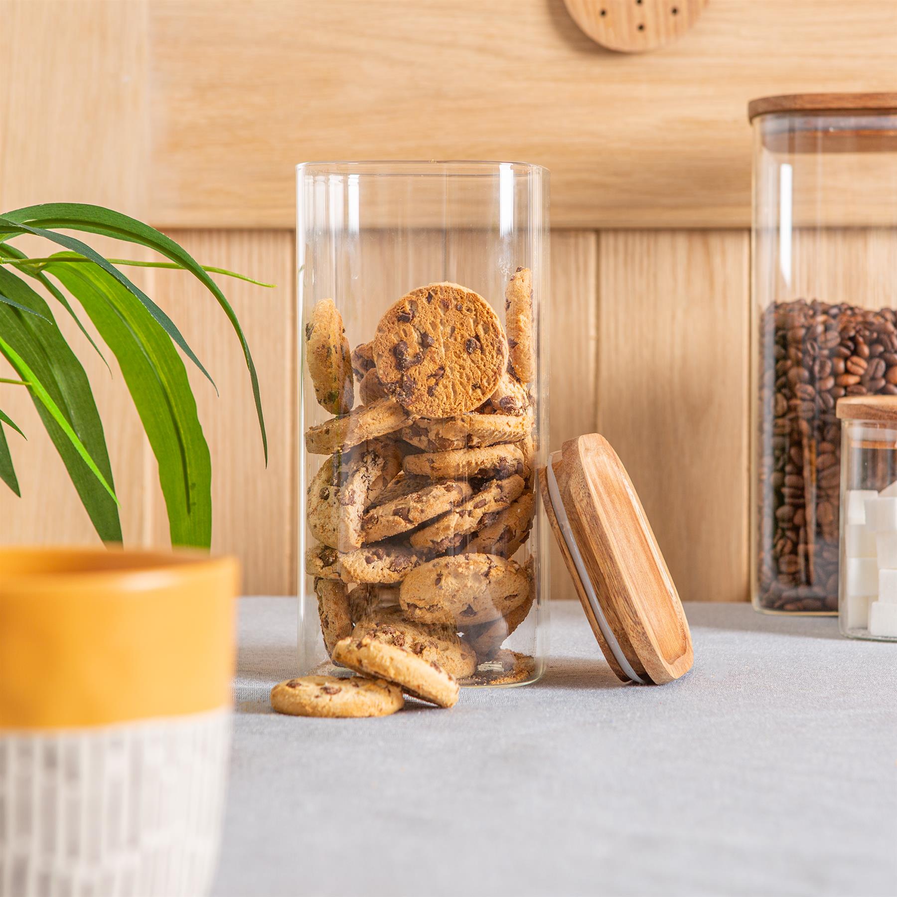 Square Glass Storage Jar with Acacia Wooden Lid - 1.5 Litre