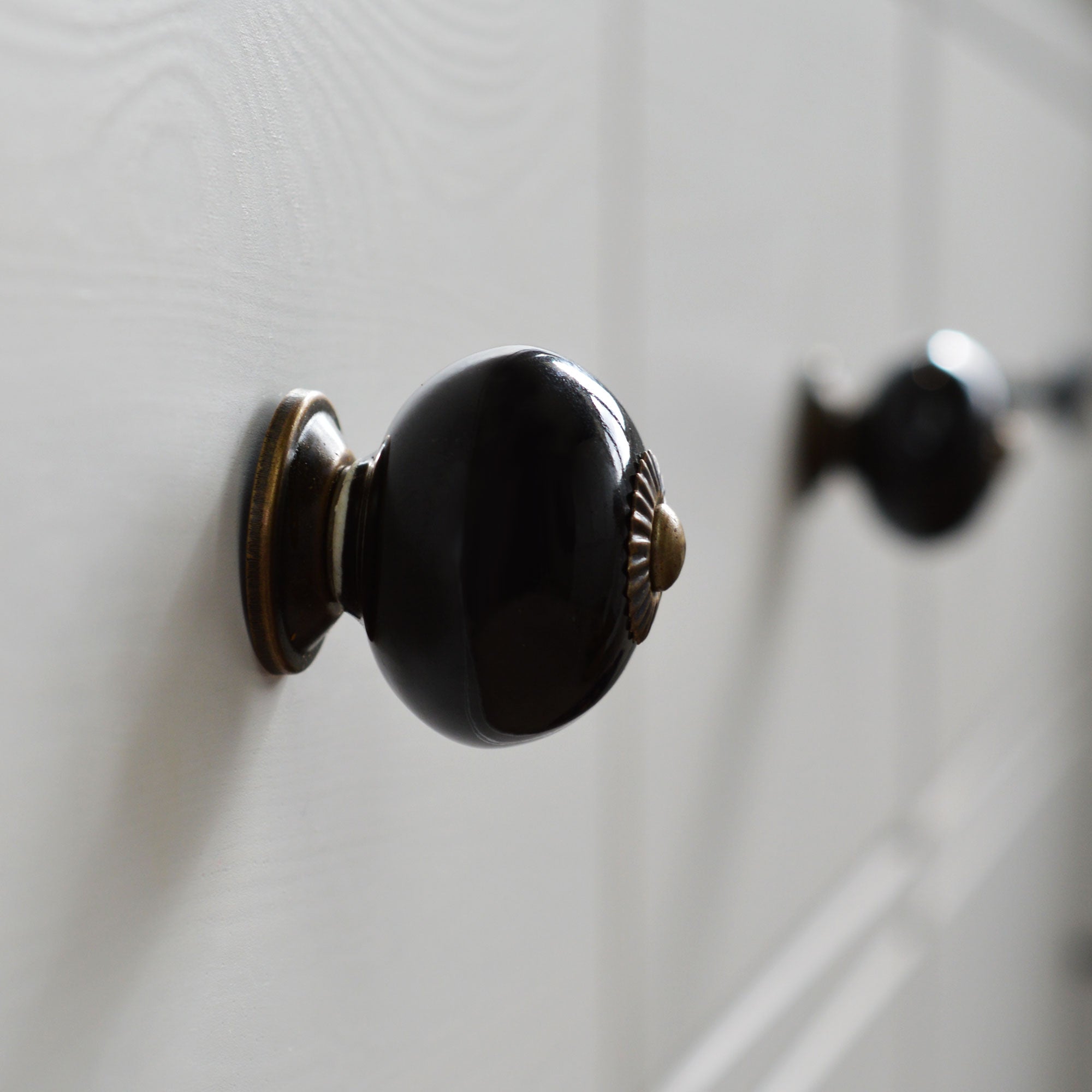 Round Ceramic Drawer Knob - Black