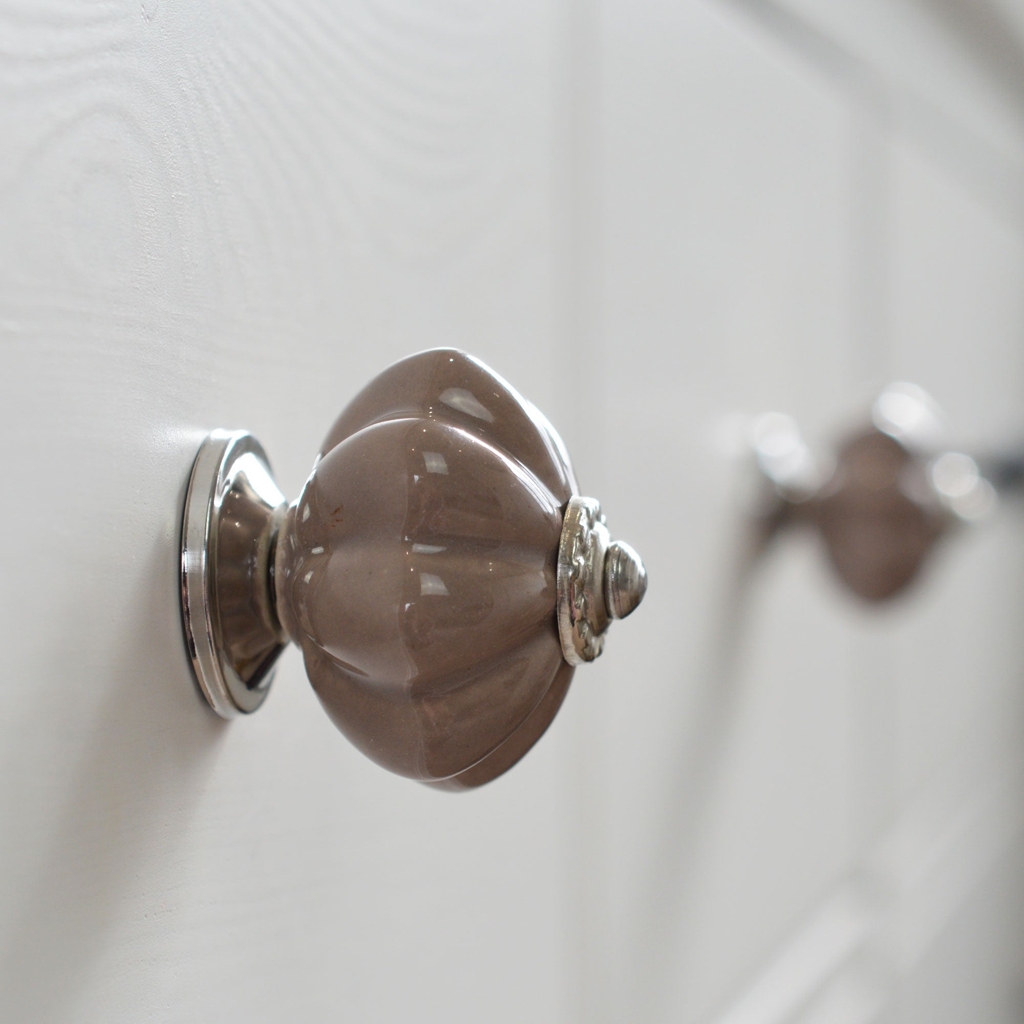 Ceramic Drawer Knob - Solid Flower - Grey