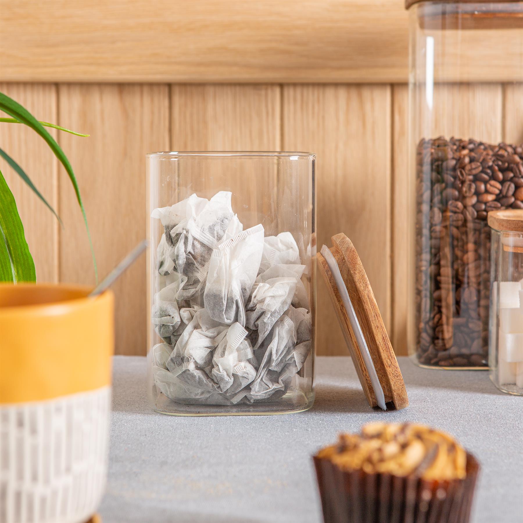 Square Glass Storage Jar with Acacia Wooden Lid - 1.1 Litre