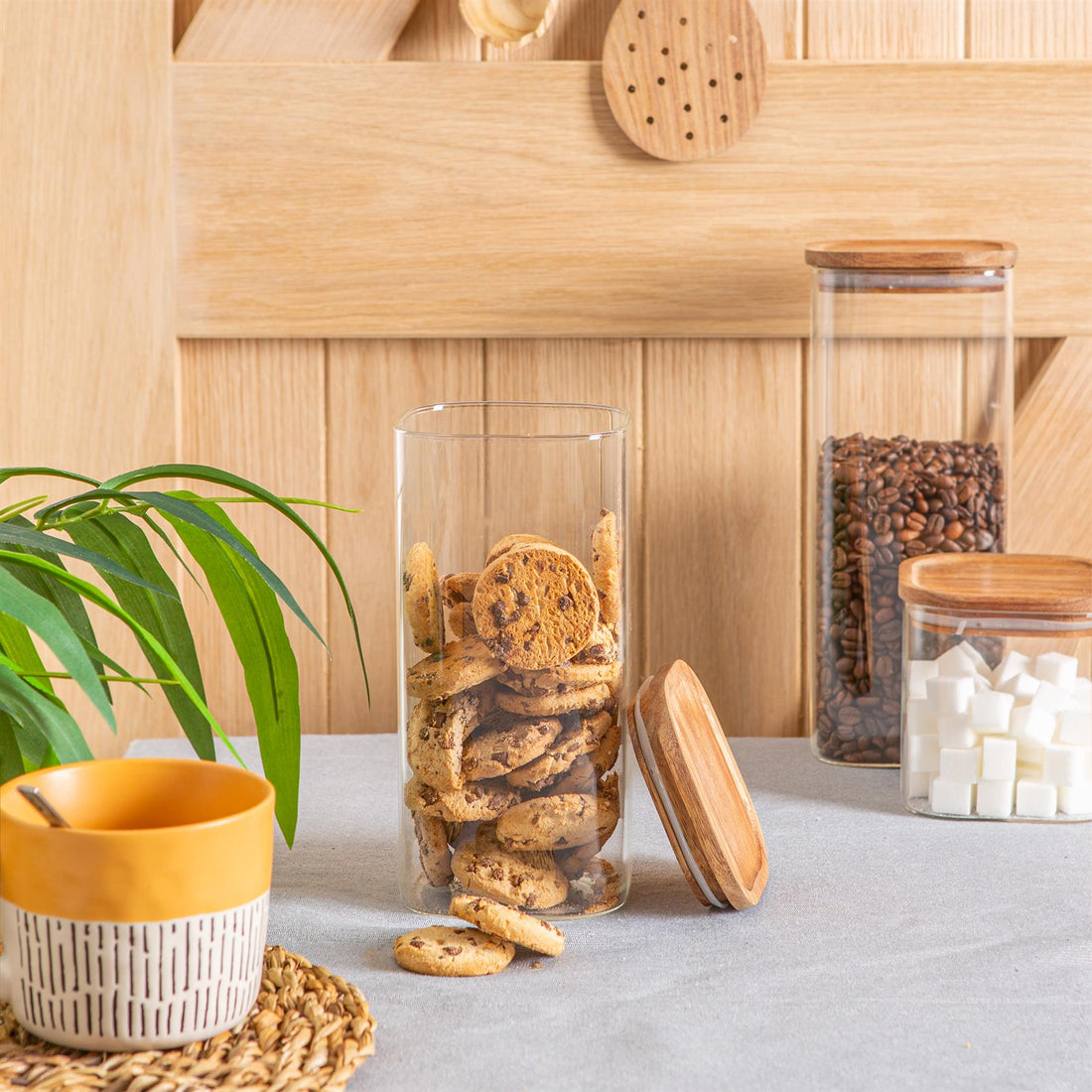 Square Glass Storage Jar with Acacia Wooden Lid - 1.5 Litre