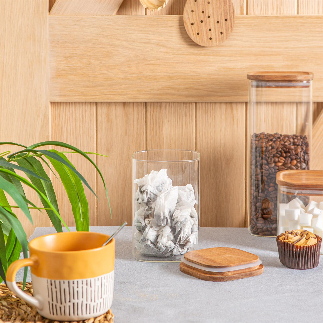 Square Glass Storage Jar with Acacia Wooden Lid - 1.1 Litre