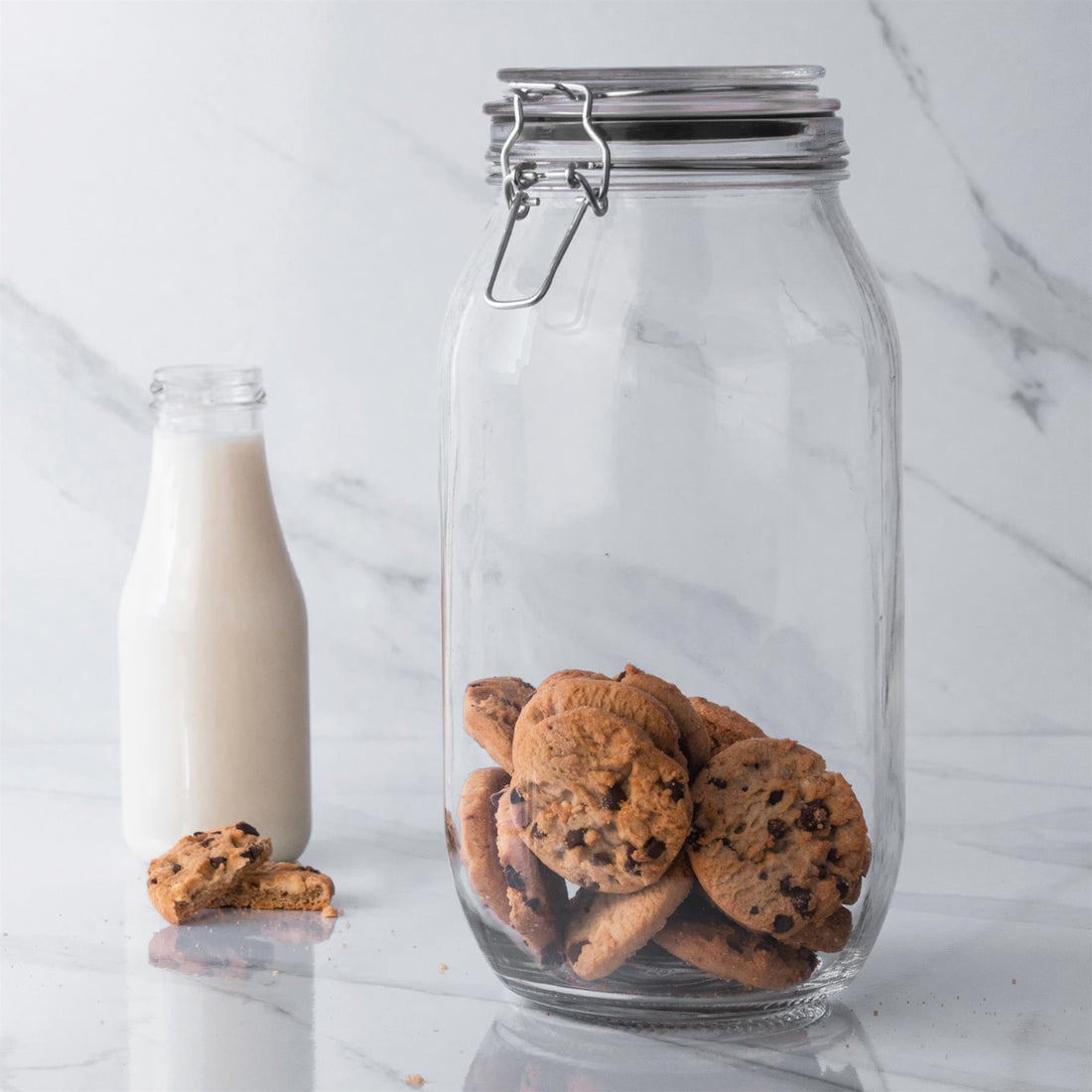 Glass Storage Jar - 2 Litre - Black Seal