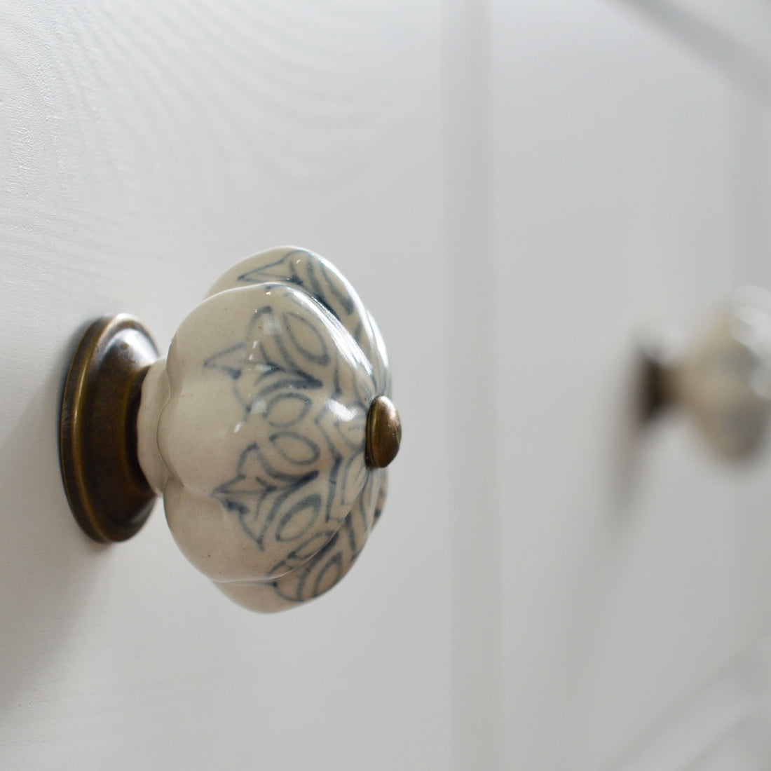 Ceramic Drawer Knob - Vintage Flower - Grey / Blue