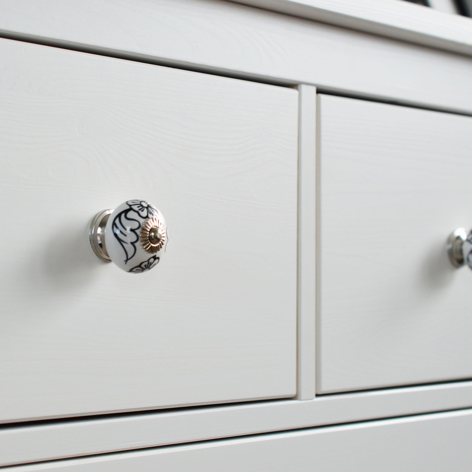 Round Ceramic Drawer Knob - Black / White Floral