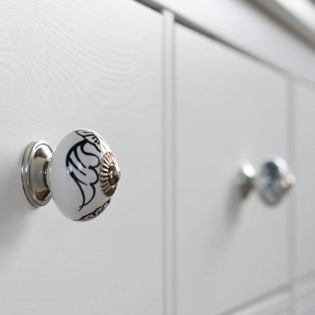 Round Ceramic Drawer Knob - Black / White Floral