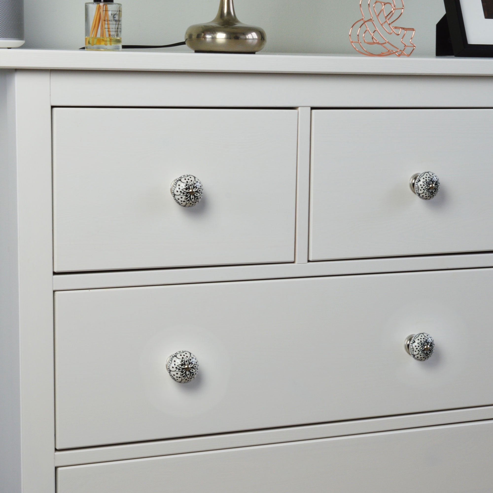 Round Ceramic Drawer Knob - White / Black Rose
