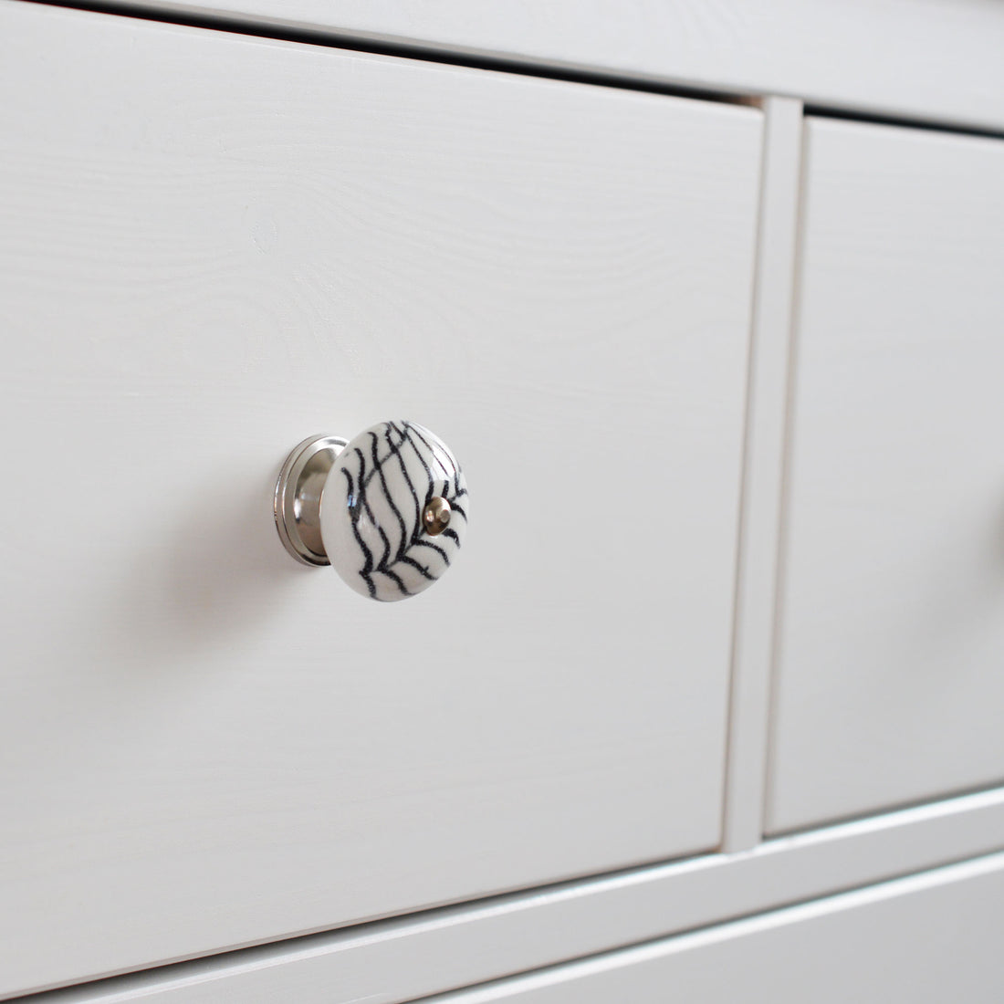 Round Ceramic Drawer Knob - Black Lines