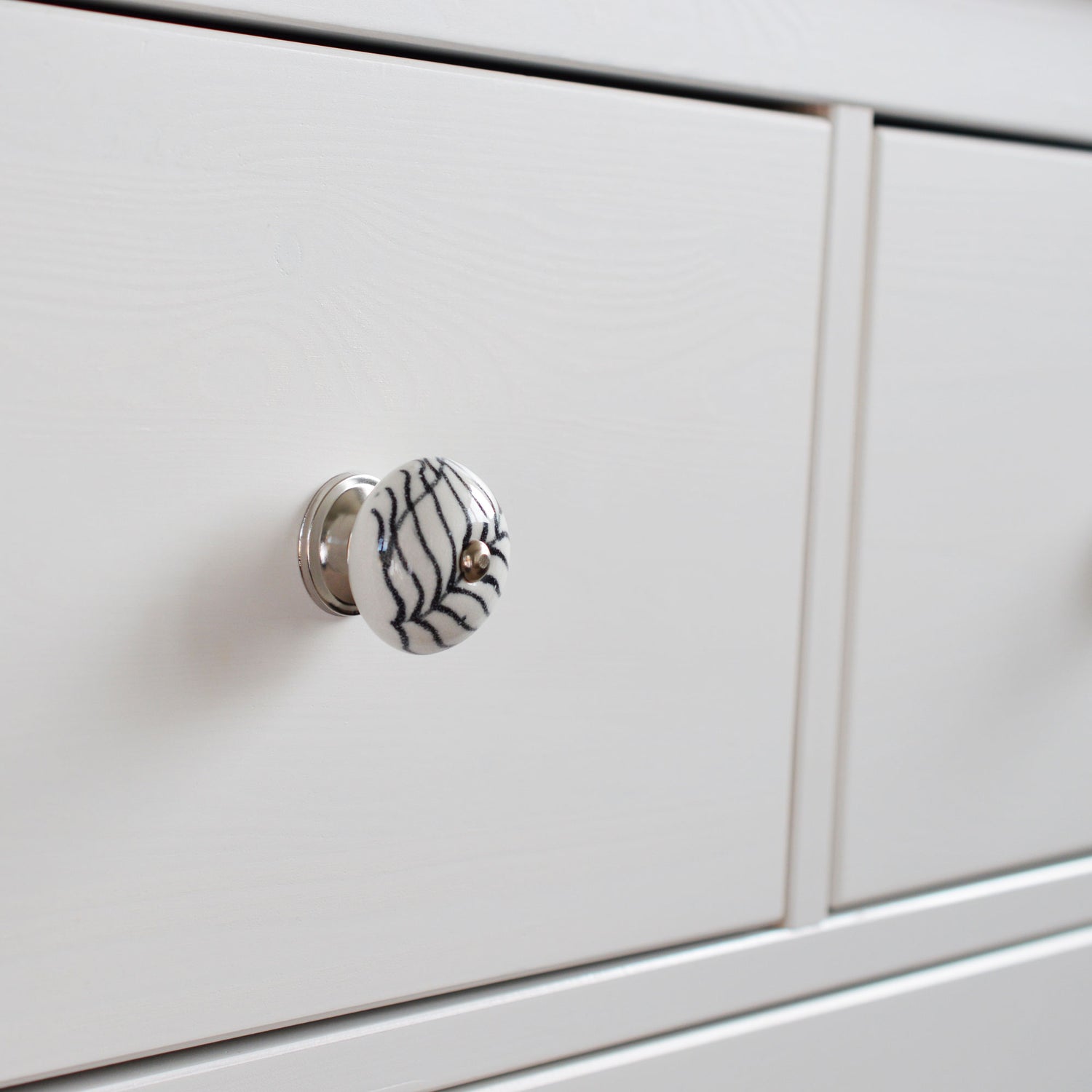 Round Ceramic Drawer Knob - Black Lines