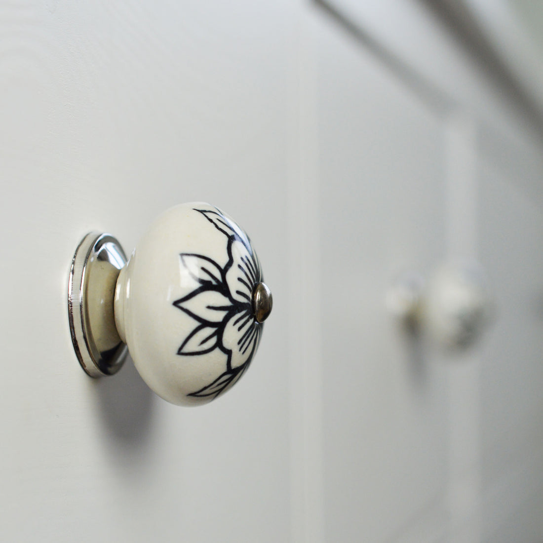 Round Ceramic Drawer Knob - Flower Bud