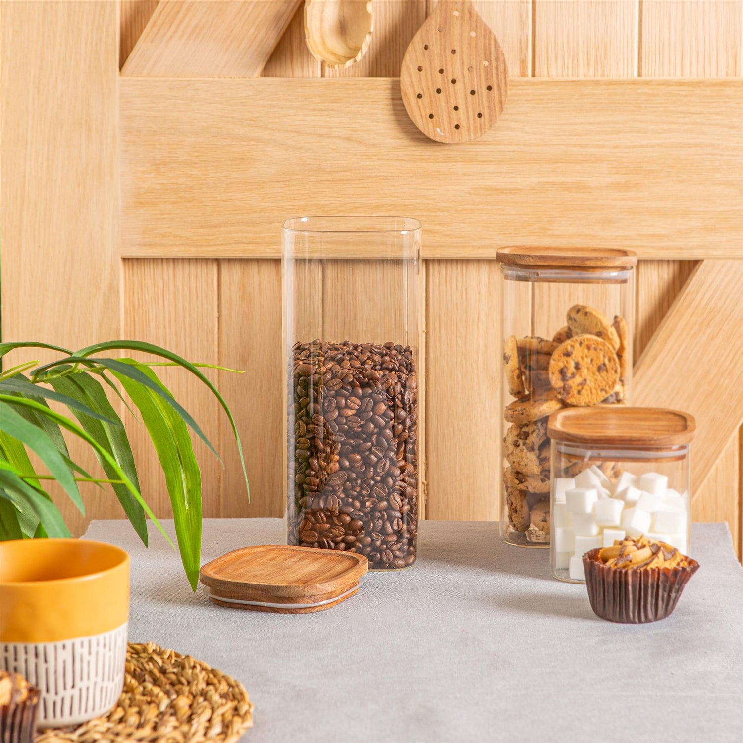 Square Glass Storage Jar with Acacia Wooden Lid - 1.9 Litre