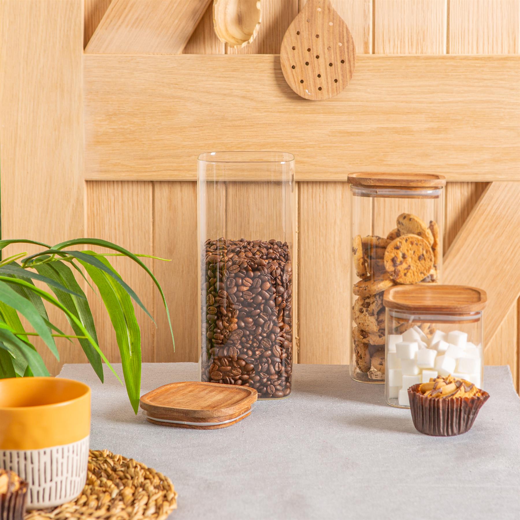 Square Glass Storage Jar with Acacia Wooden Lid - 1.9 Litre